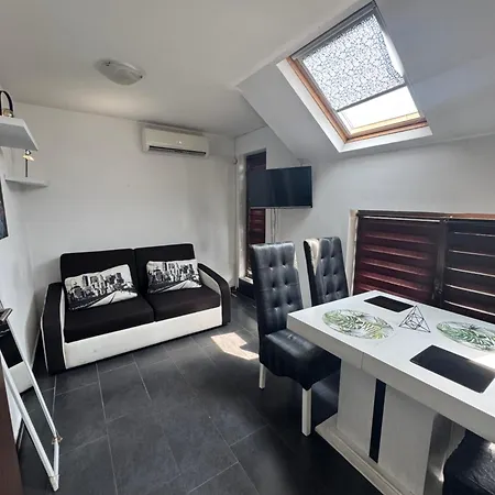 Urban Bay Apartament Warna